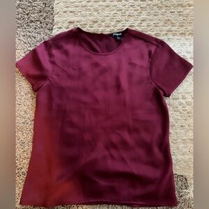 Express Short Sleeve Top in Burgundy Wine